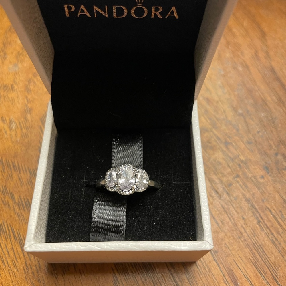 NWT Pandora Three Stone Vintage Ring